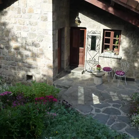 La Croisee Des Fleurs לינה וארוחת בוקר *